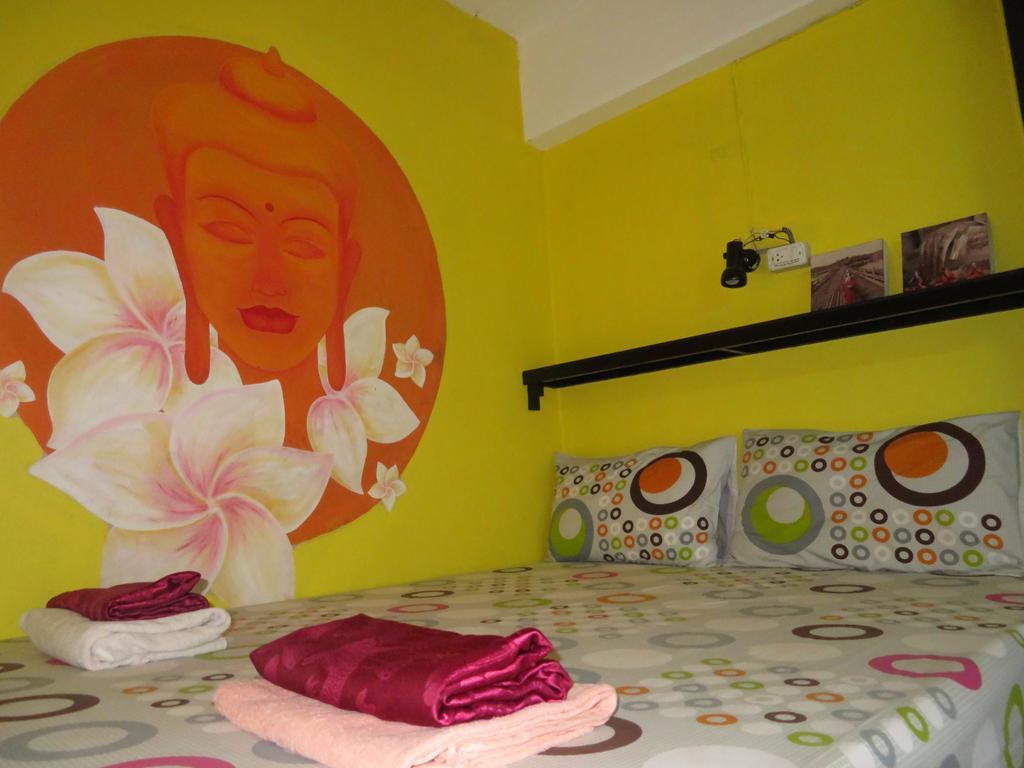 Same Same Guesthouse, Bar & Restaurant (Adults Only) Haad Rin Eksteriør bilde